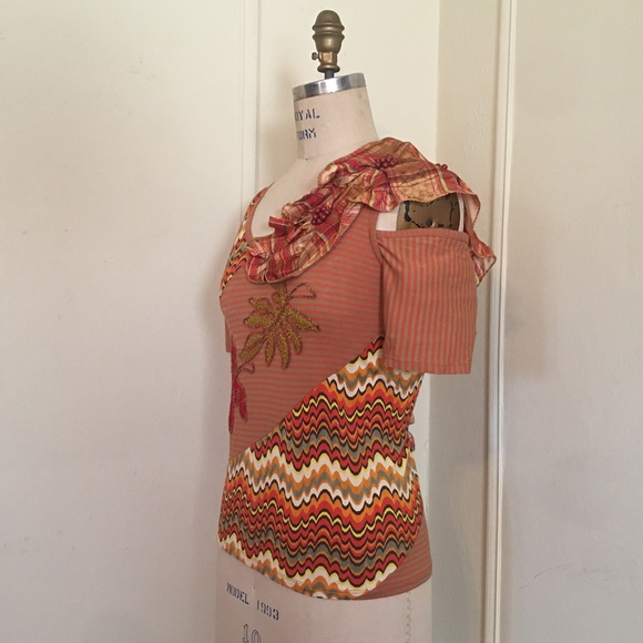 Save The Queen Plaid Ruffle Cold Shoulder Top xl - Picture 8 of 12